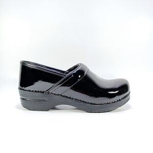 Dansko Professional Clogs Womens 9.5 Black Patent Leather Slip On Clogs